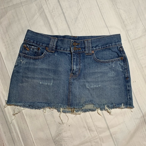 Abercrombie & Fitch mini denim skirt. Size 4. - Picture 1 of 8
